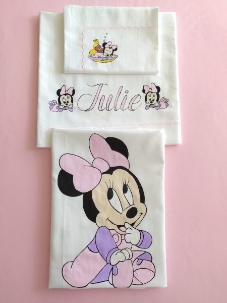Corredino passeggino Minnie dito in bocca