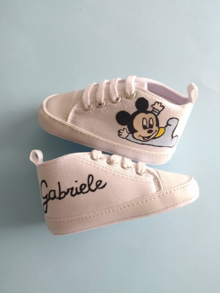 Scarpette Topolino disteso