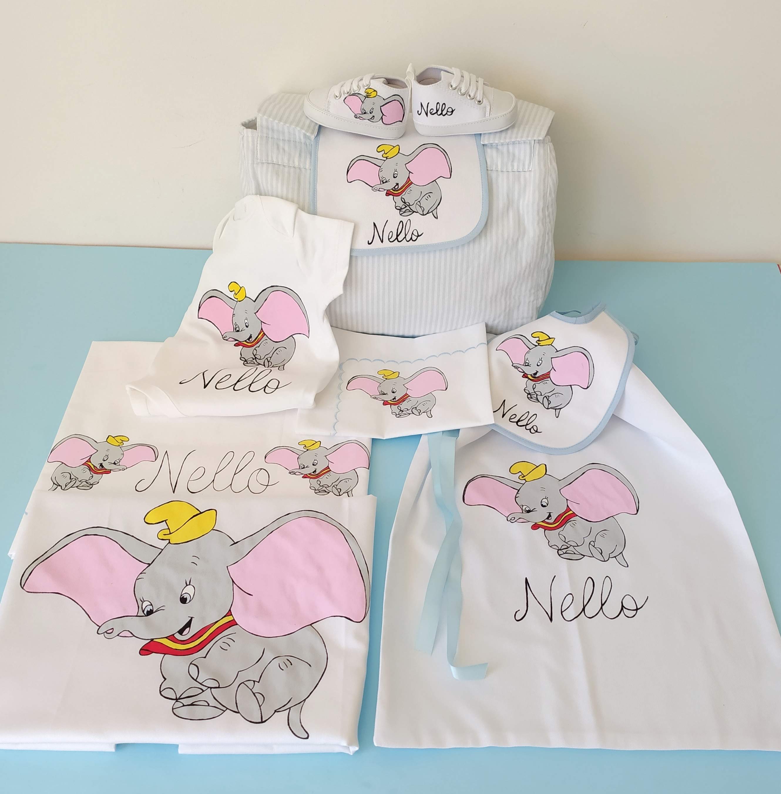 Coordinato neonato prima nascita Dumbo vola